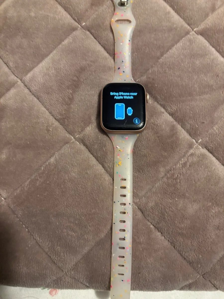Apple Watch Series 6 (44mm ) rose gold - Image 1