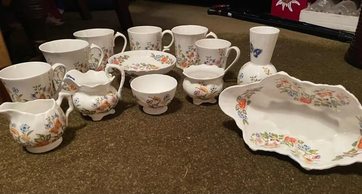 Aynsley Bone China Cottage Garden Design