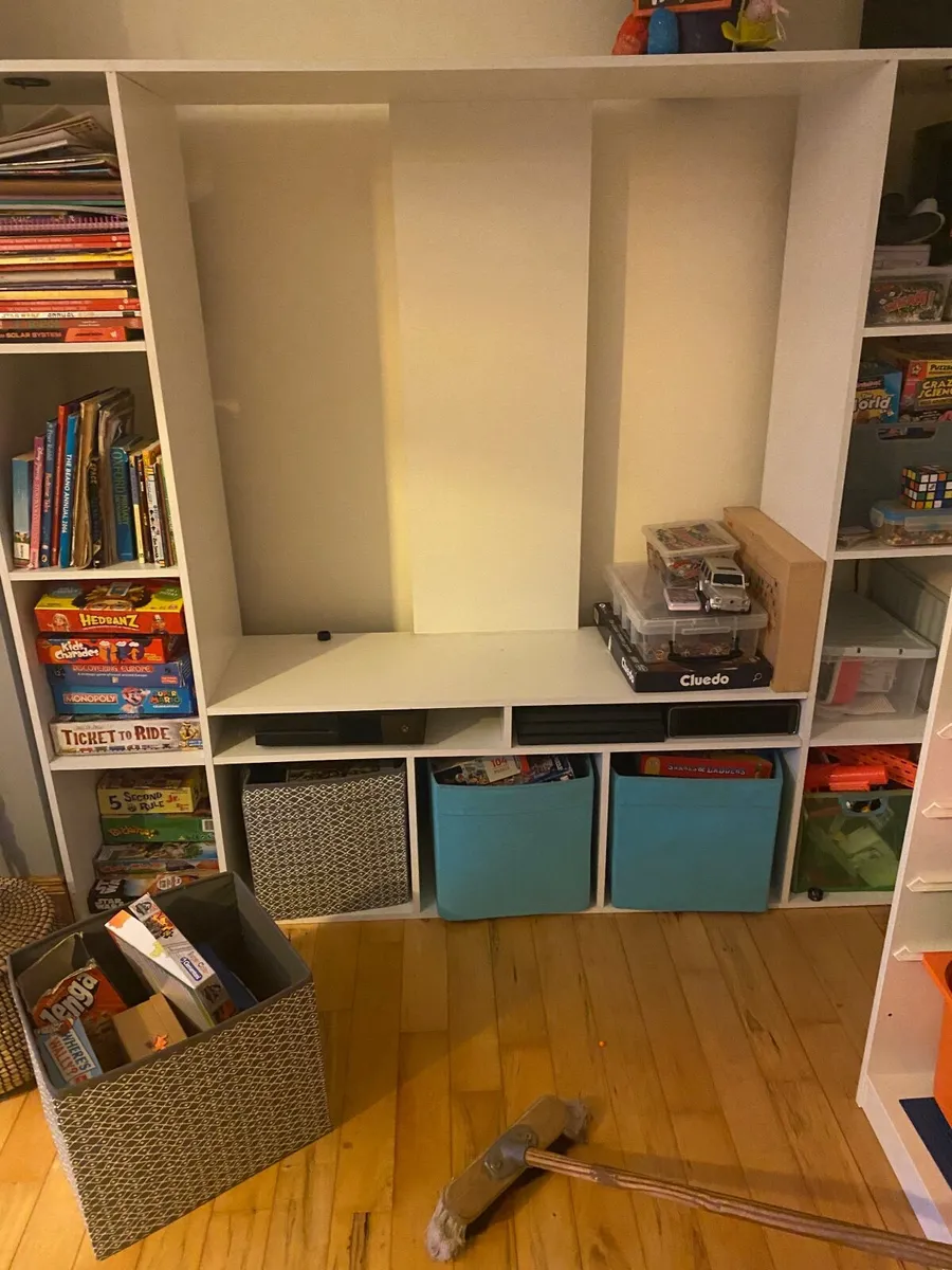 TV unit and storage - Image 2