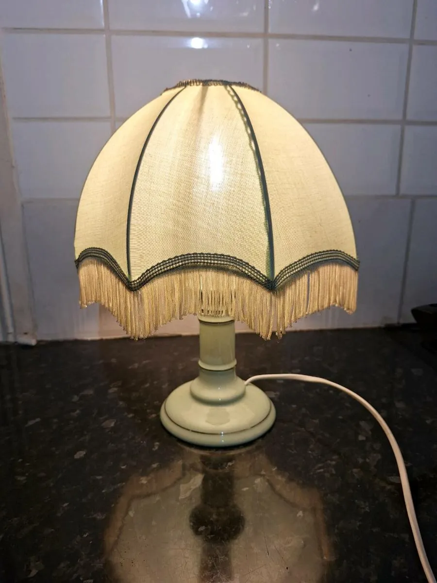 Lovely small vintage pale green table lamp - Image 1