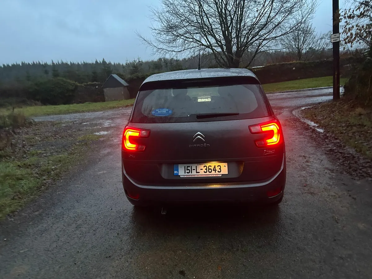 151 Citreon C4 Picasso 7 seater Diesel - Image 2