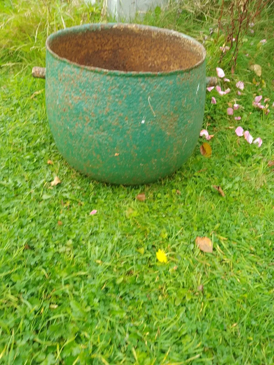 Famine Pot - Image 1