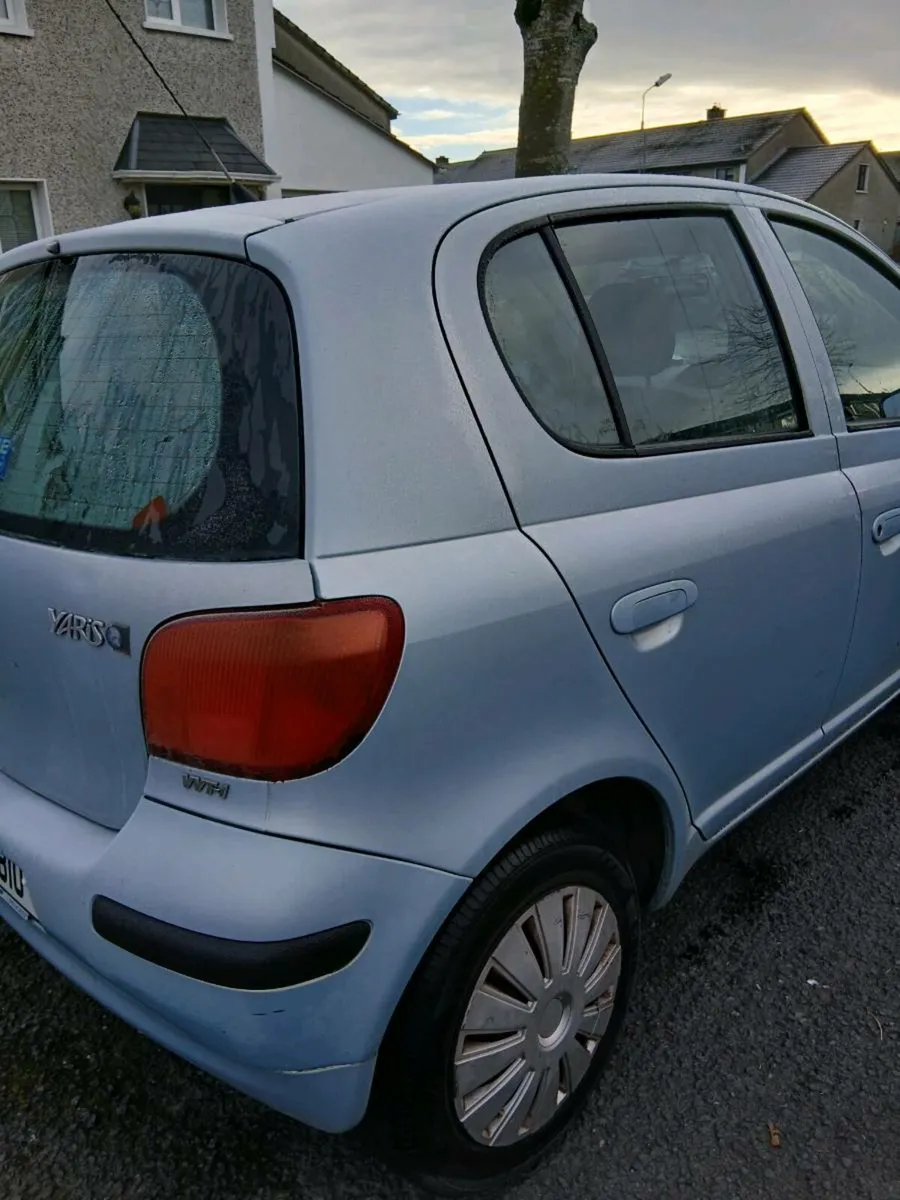Toyota Yaris 2005 - Image 3