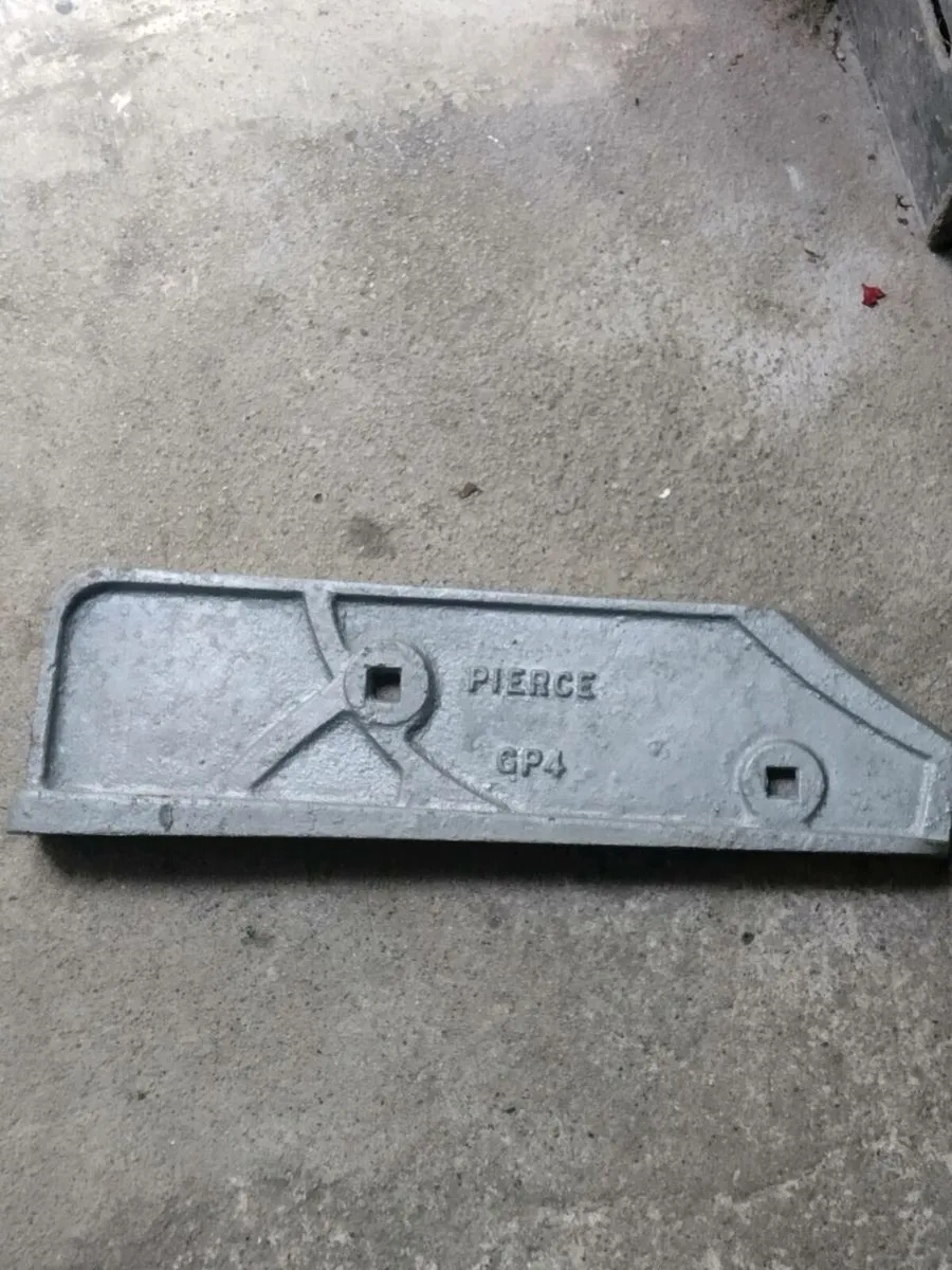 Vintage PIERCE GP4 plough landslide - Image 1