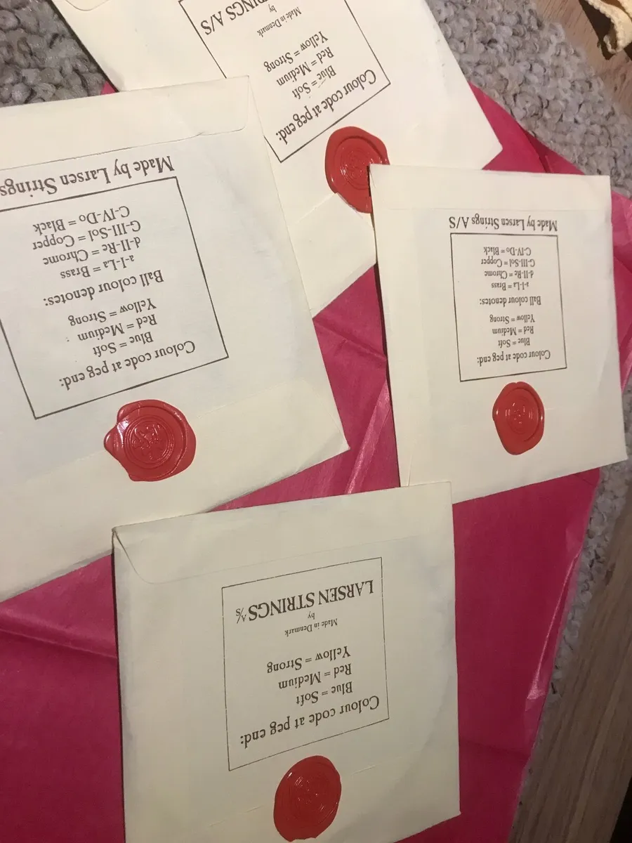 Cello strings Larsen  set + - Image 1