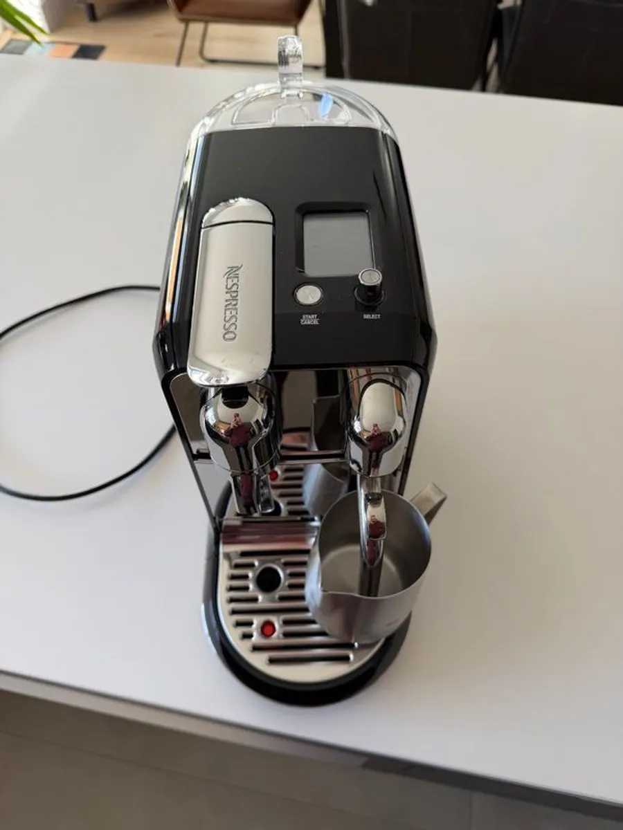 Nespresso Sage Coffee Machine Excellent Condition - Image 3