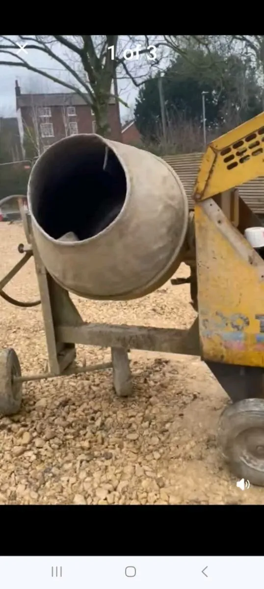 Various Cement mixers (Diesel) 2 x Tipping trailer - Image 1