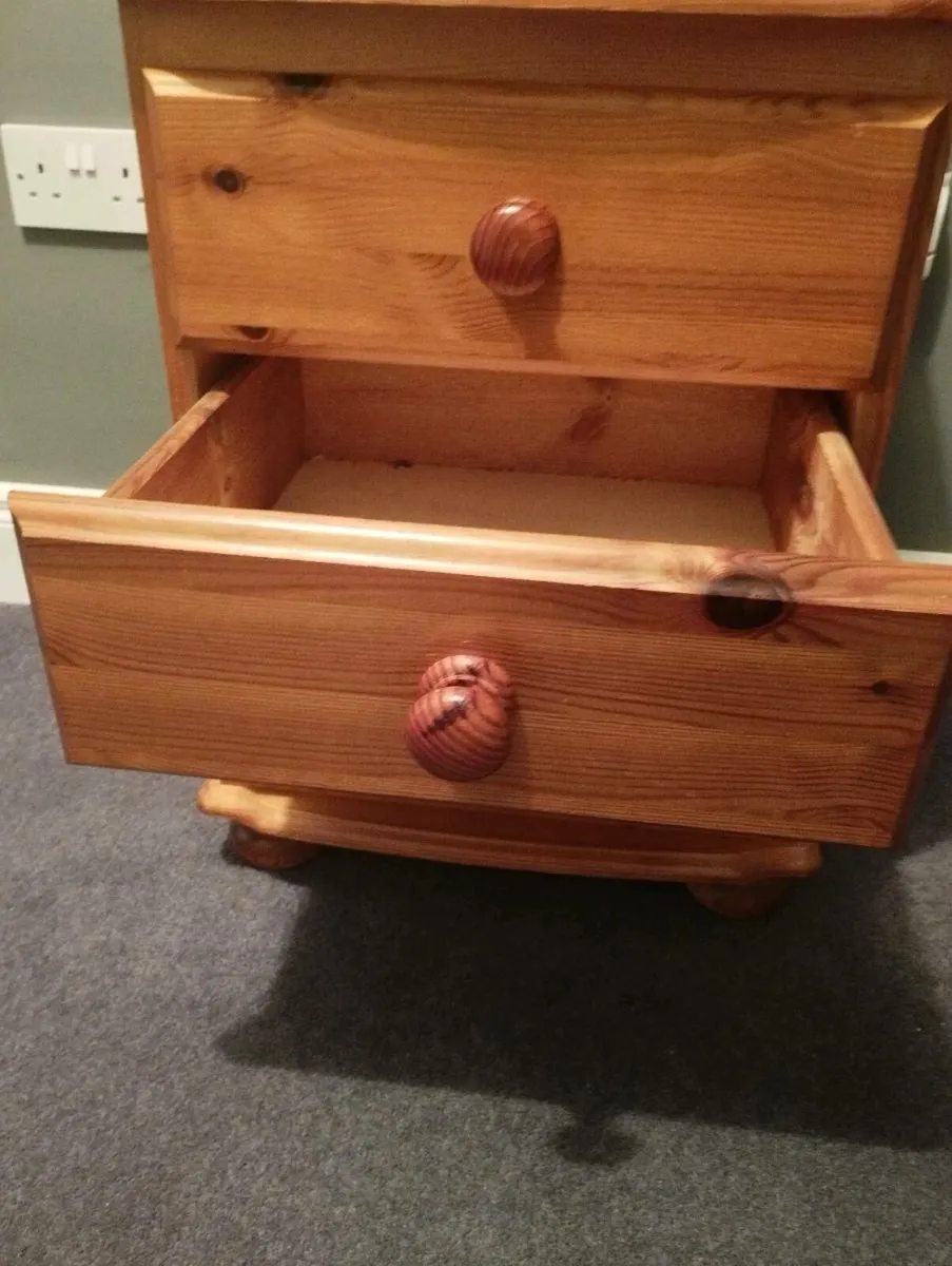 1 Pine bedside locker - Image 3