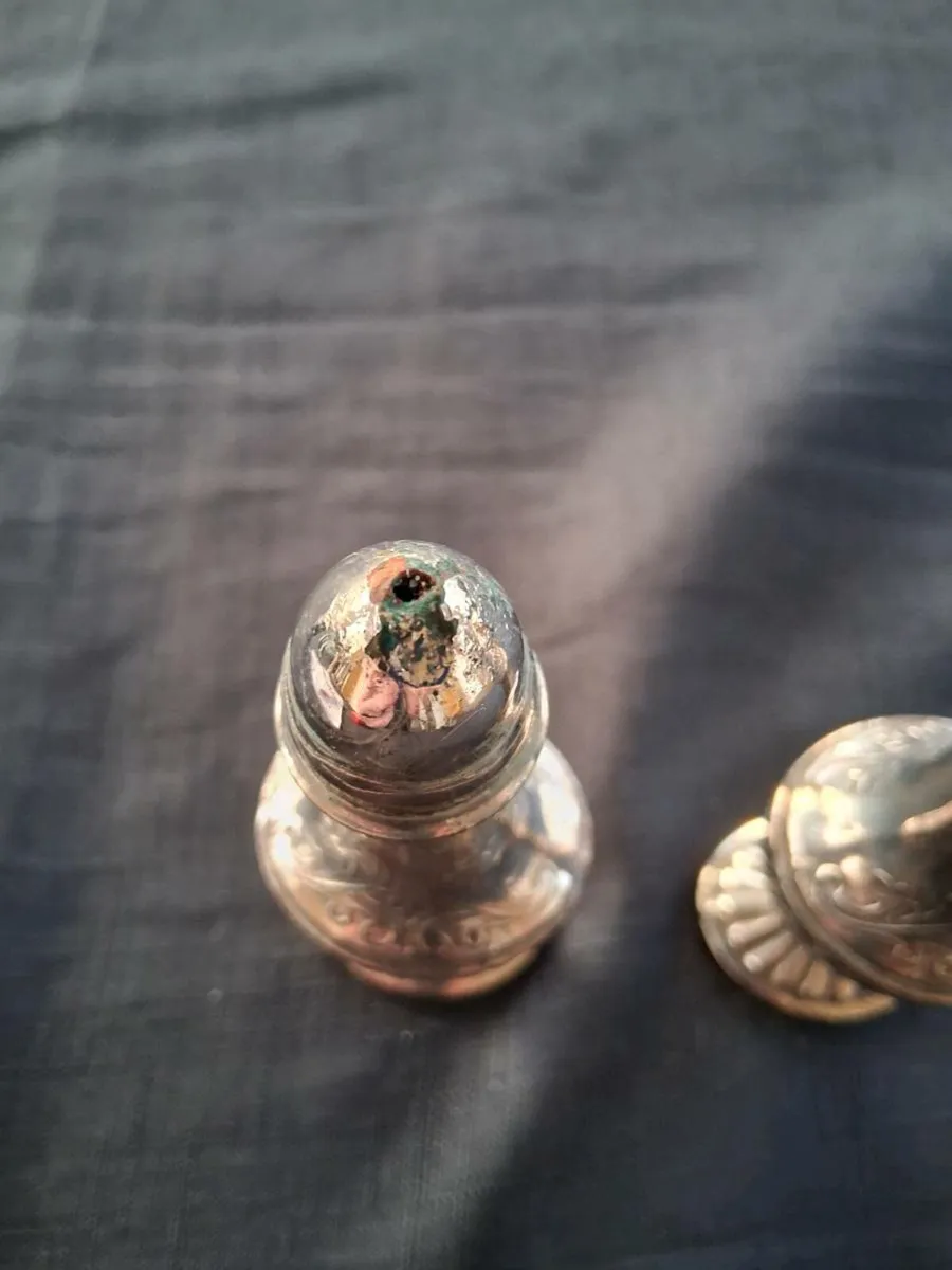 Viking 1034 Silver Plated Salt &Pepper Shakers - Image 2