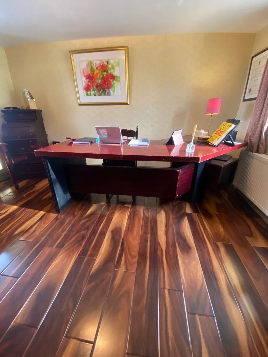 Office furniture - Image 1