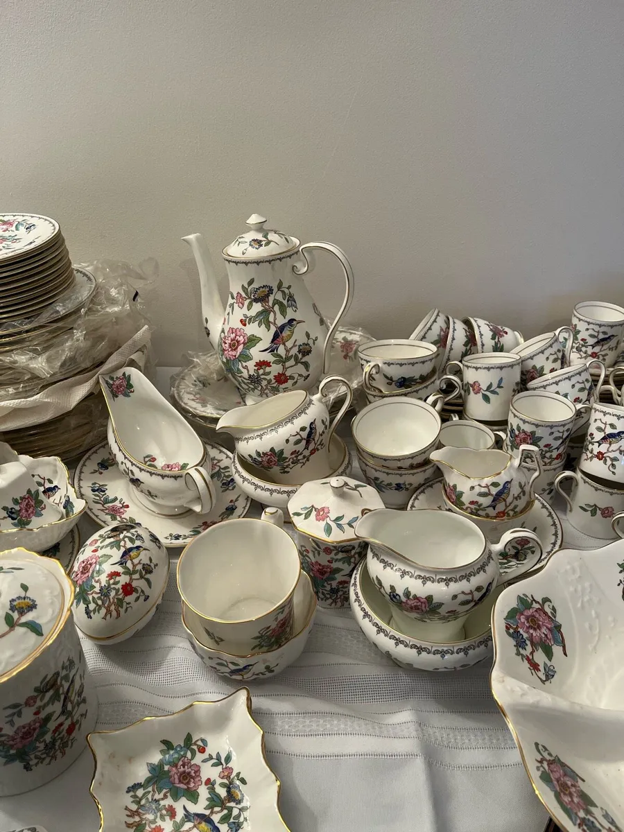 Aynsley dishes.Pembroke. - Image 1