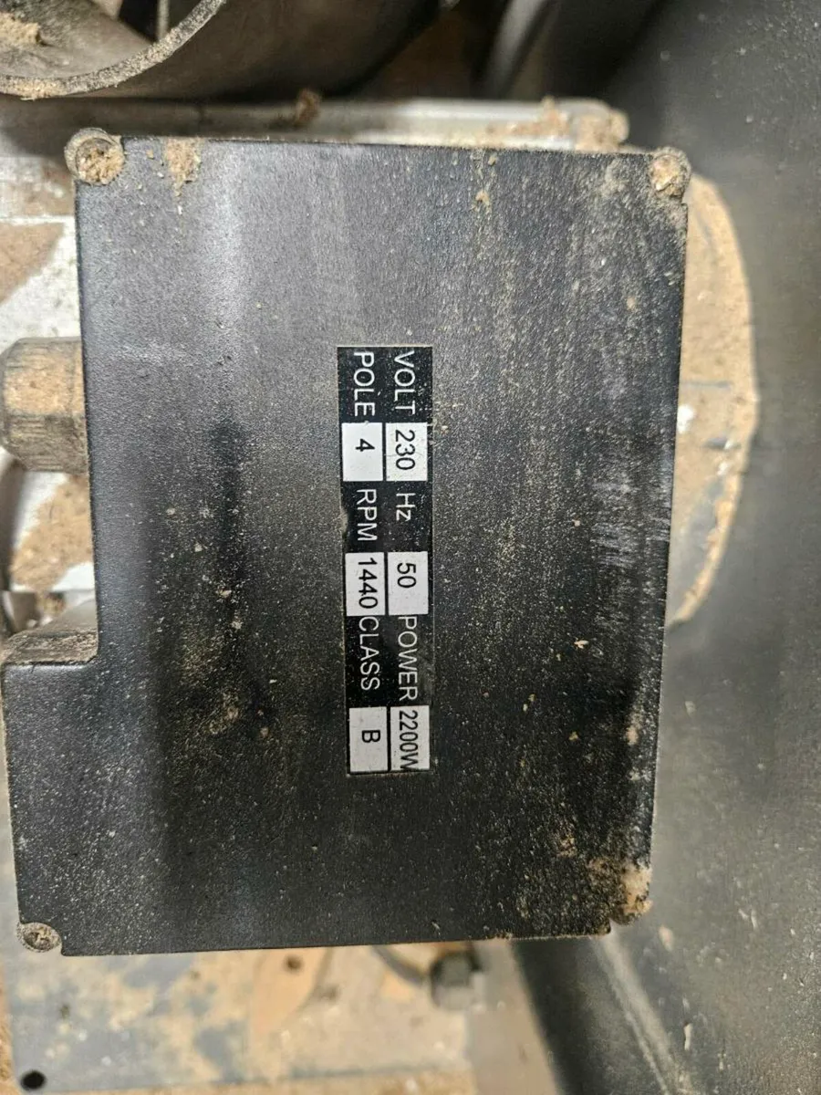 SIP 16INCH bandsaw and dust extractor - Image 4