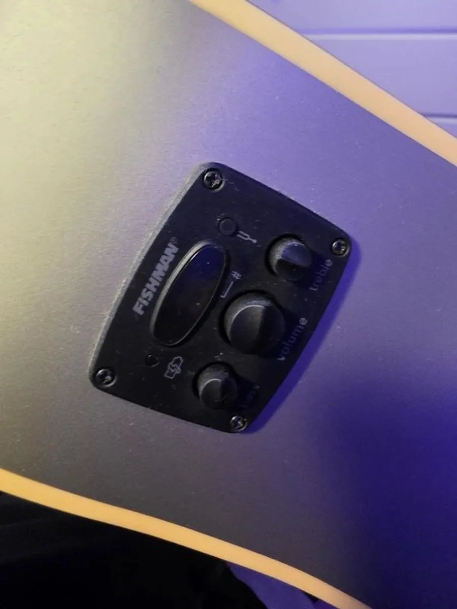 Electric-acoustic fender rodeo guitar - Image 3