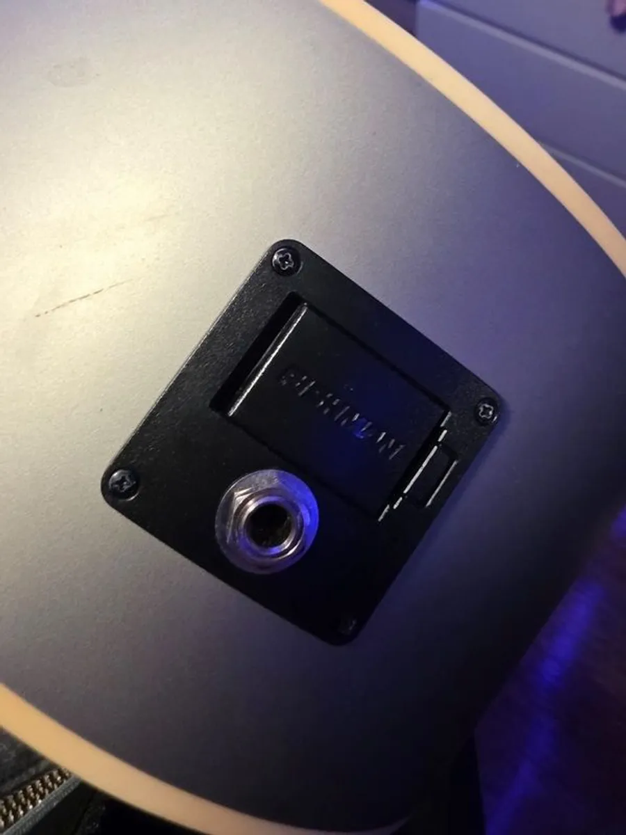 Electric-acoustic fender rodeo guitar - Image 4