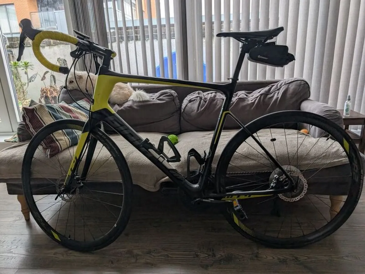 Giant Defy Advanced 2 Carbon Road Bike (Size XL) - Ultegra Upgrades