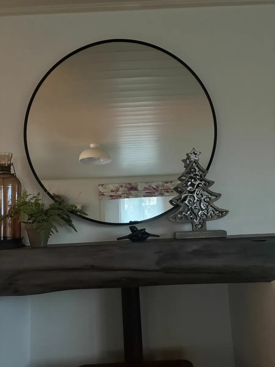 Metal framed round modern mirror - Image 2