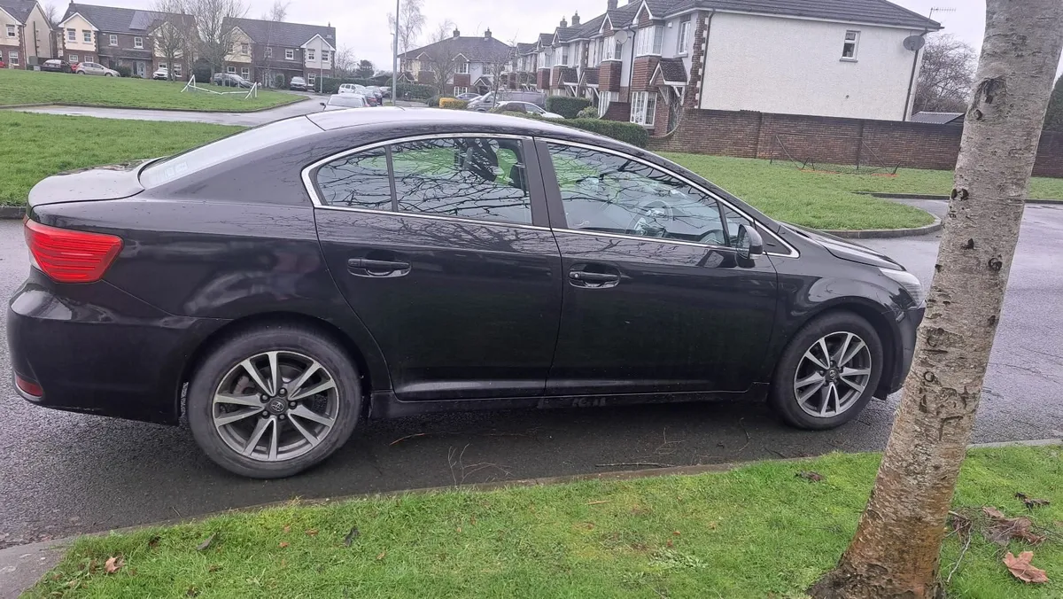 Toyota Avensis 2014 - Image 1