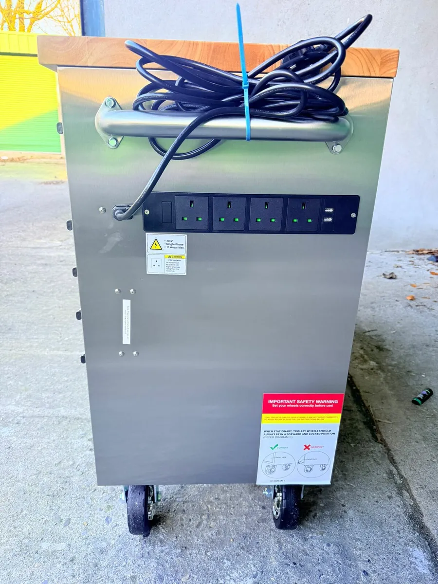 61inch tool chest with power - Image 2