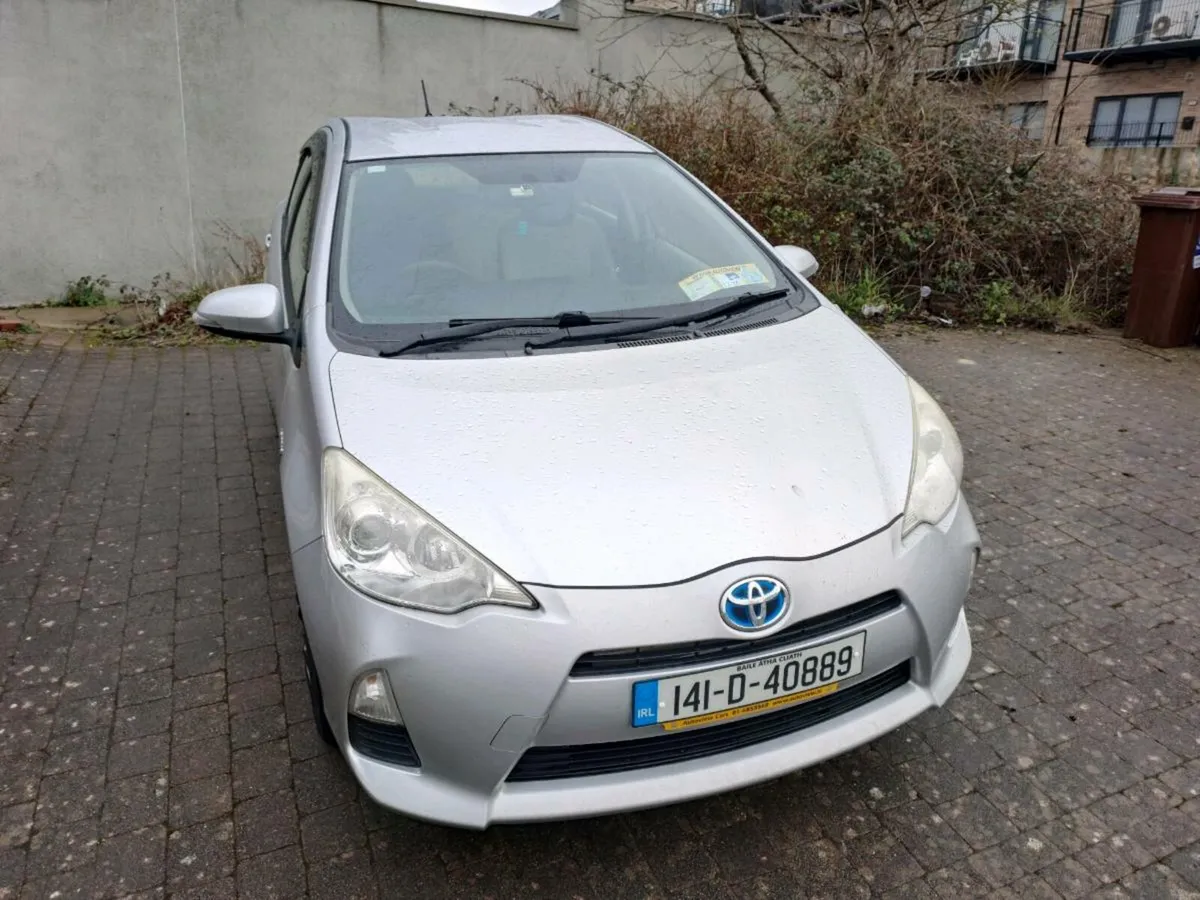 Toyota Aqua 1.5 Hybrid - Image 2