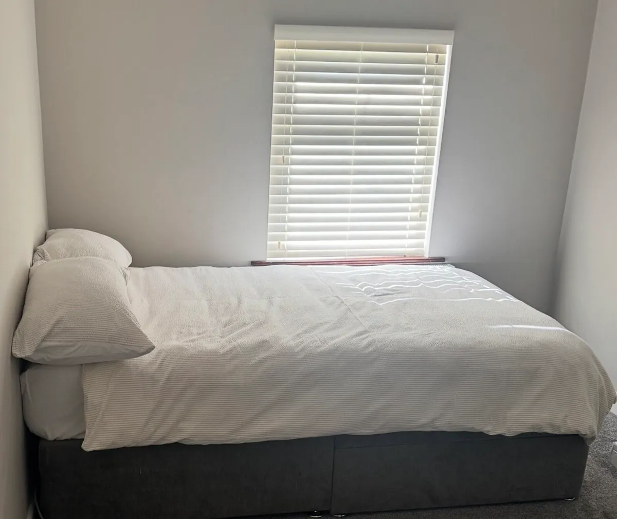 4ft Half Ottoman Base Bed - Excellent condition - Image 1