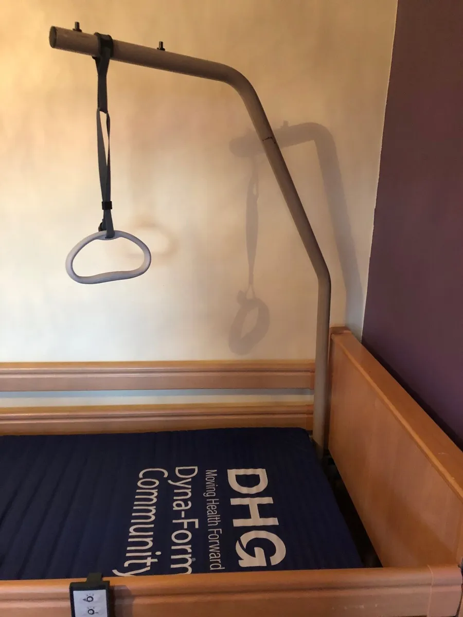 Electric bed - Image 1