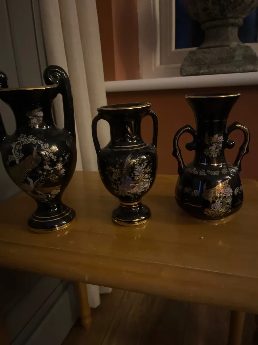 Antique vase - Image 1