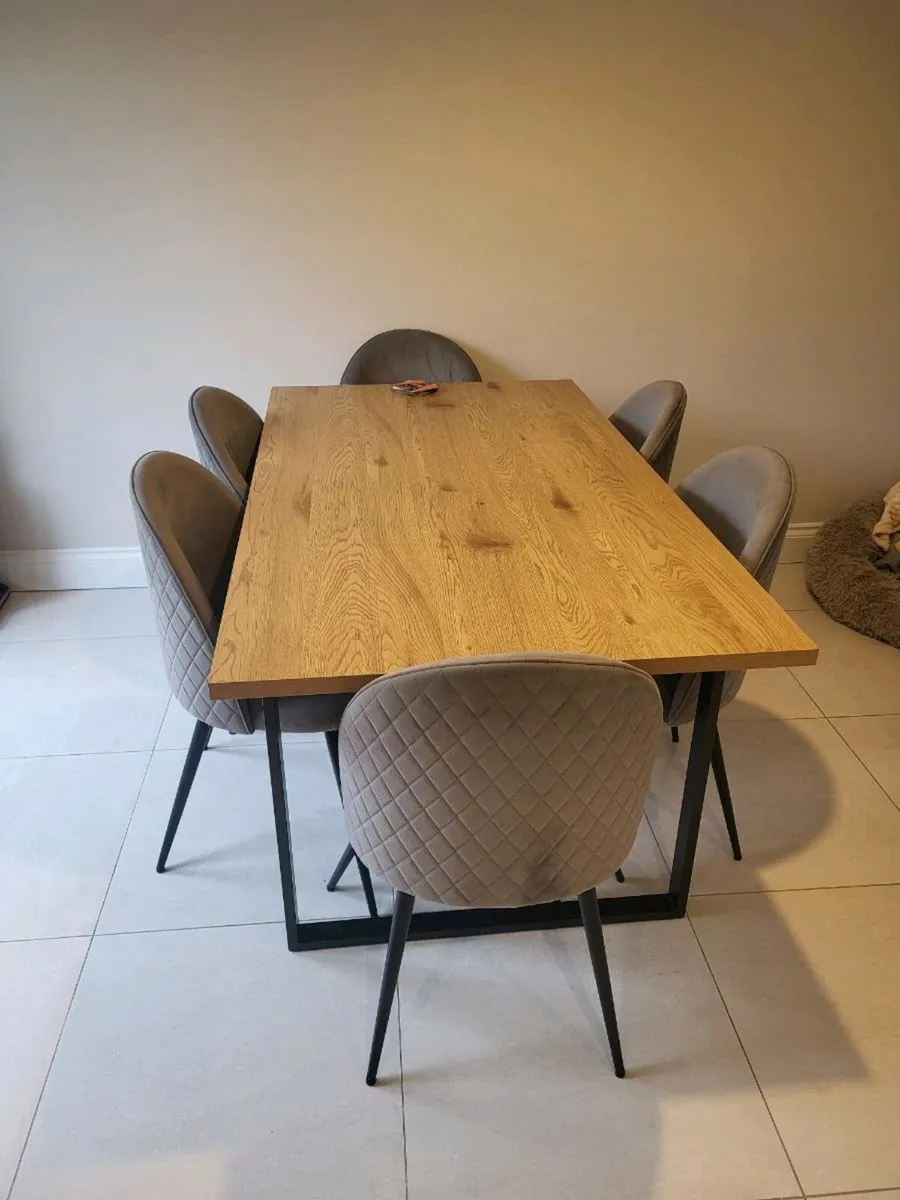 Jysk Aabenraa warm oak table 
1.6m
KOKKEDAL chair - Image 1