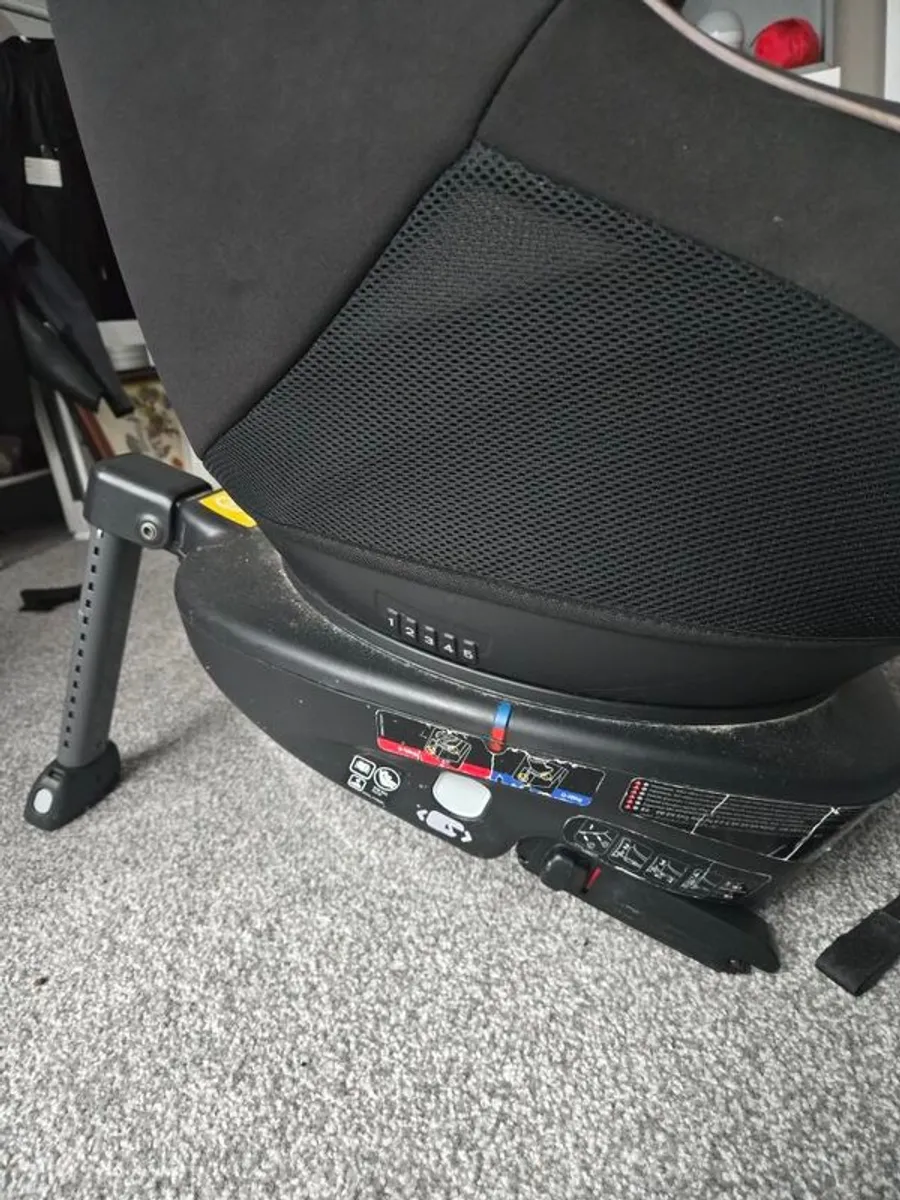 car seat ispin 360 swivel - Image 3