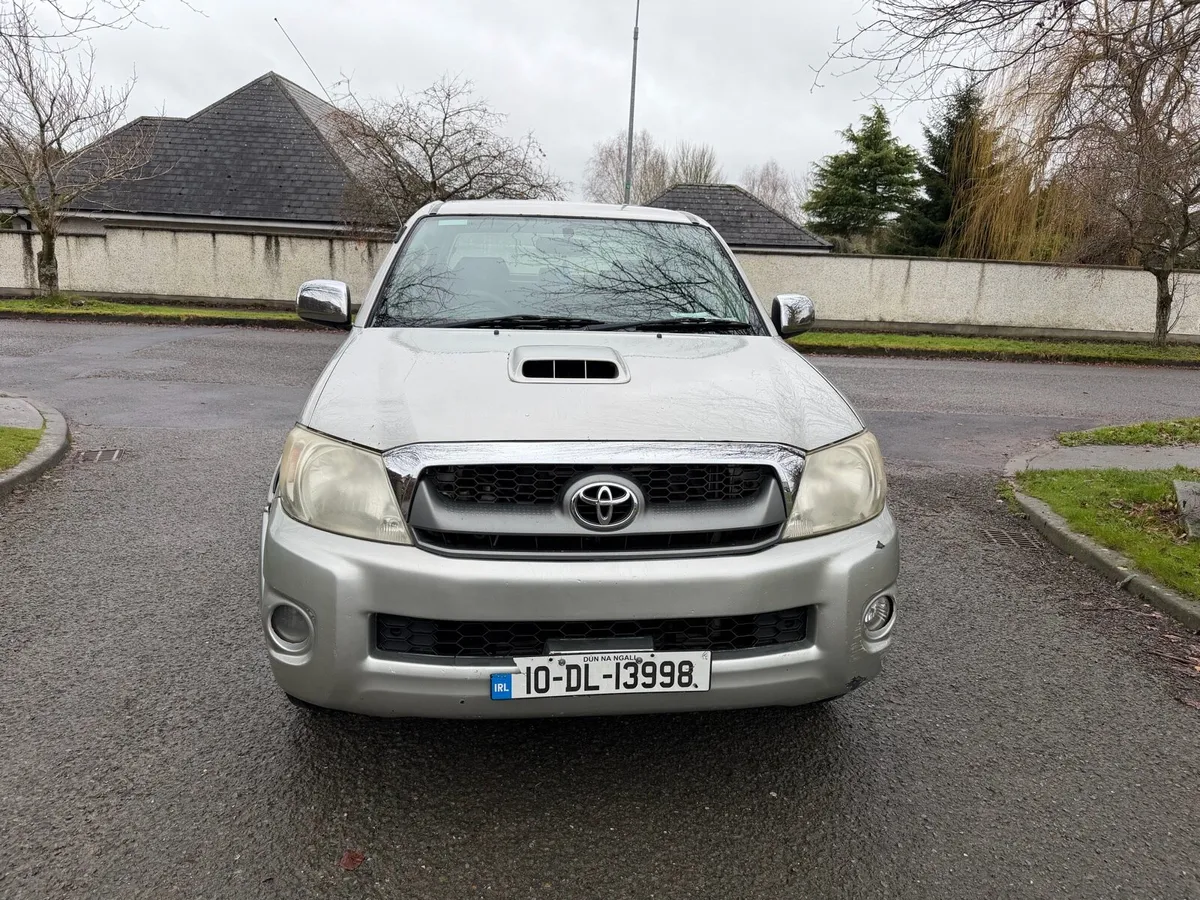 Toyota hilux 2.5 d4d price €3700 - Image 1