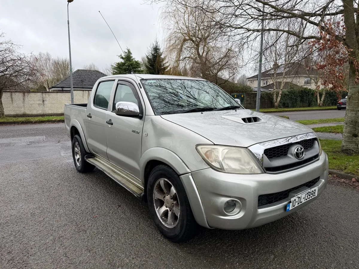 Toyota hilux 2.5 d4d price €3700 - Image 3
