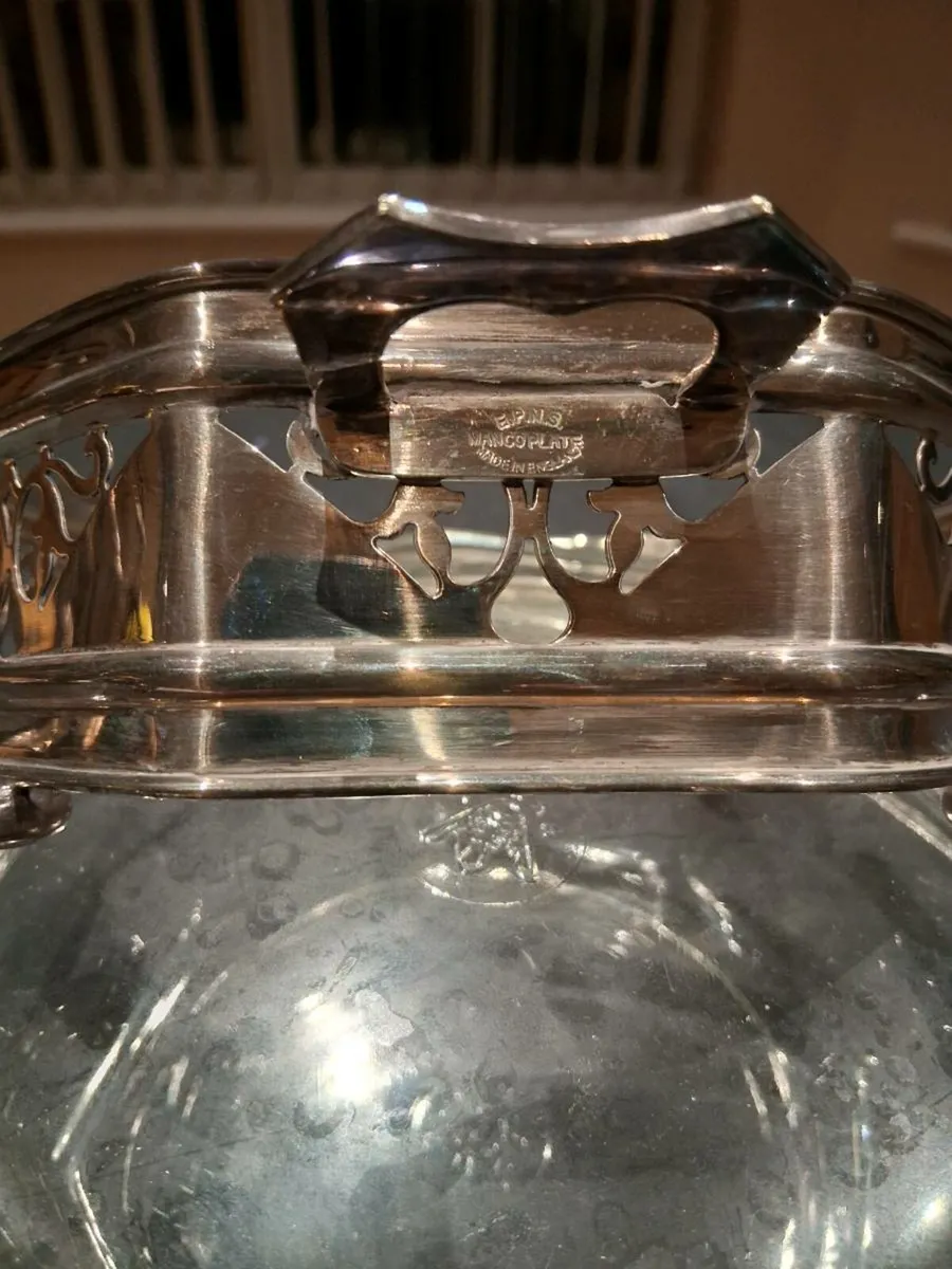 Vintage Pyrex Dish With EPNS Base - Image 3