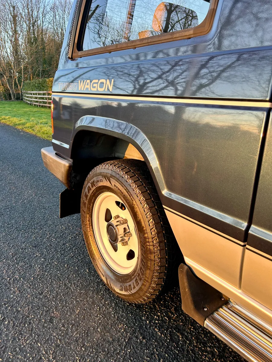 Stunning original Mitsubishi Pajero SWB - Image 4