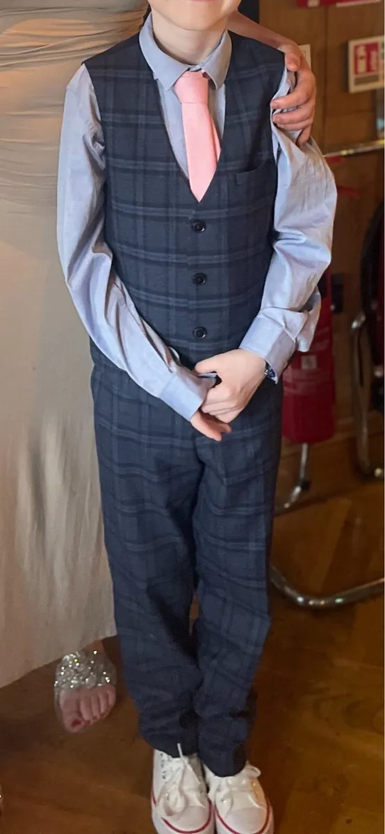 Boys communion suit - Image 2