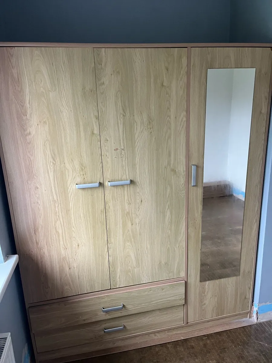 Free standing wardrobe - Image 1