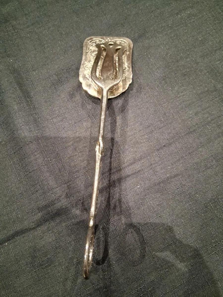 Silver Plate Zinc Alloy Serving Tong's - Image 1