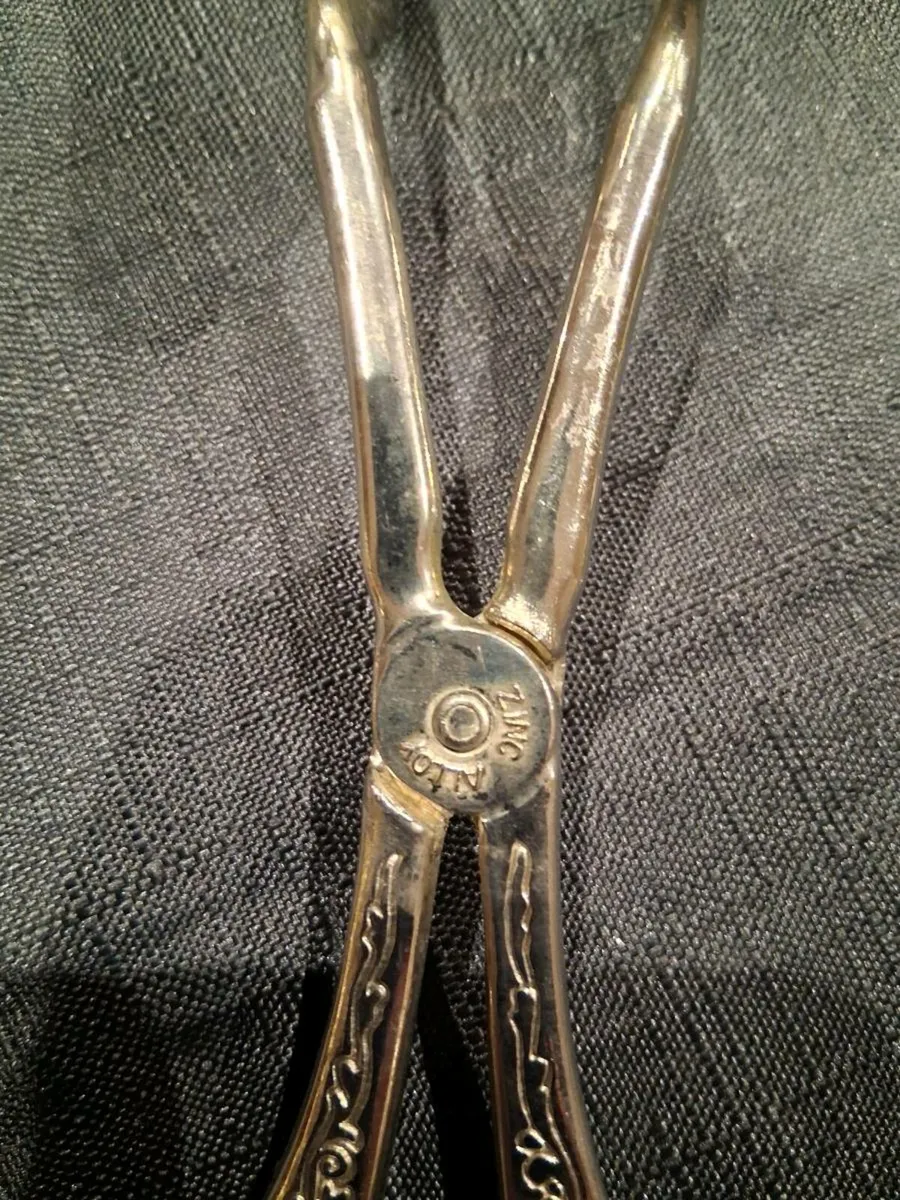 Silver Plate Zinc Alloy Serving Tong's - Image 4
