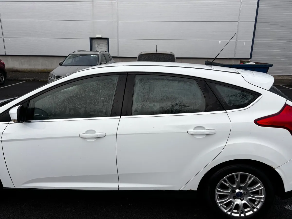 Ford Focus 2012 titanium - Image 3