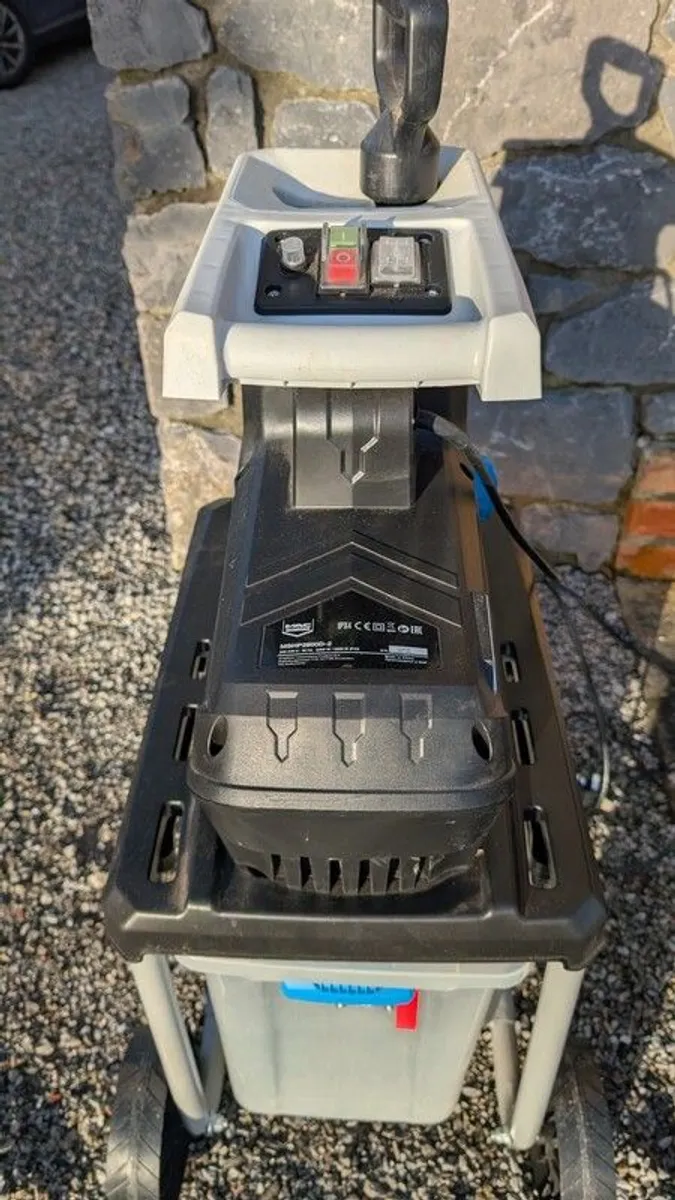 2800W Garden Shredder - Image 1