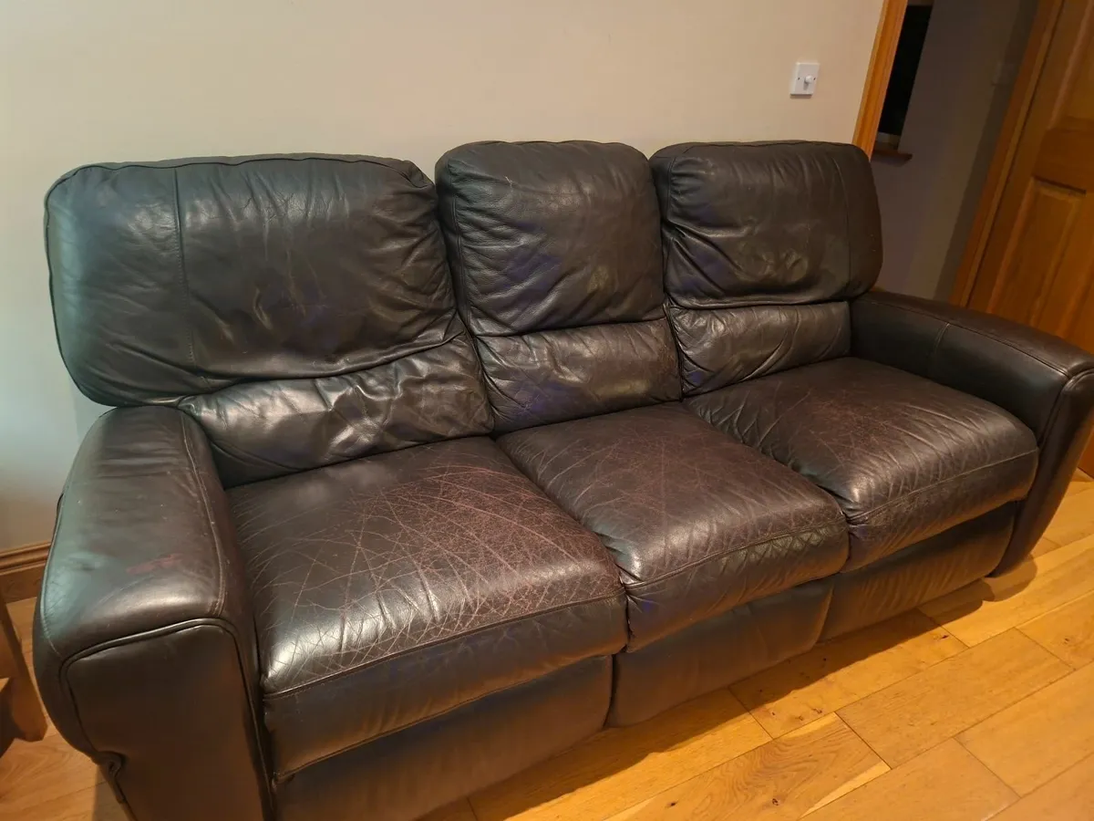 Leather couch - Image 2
