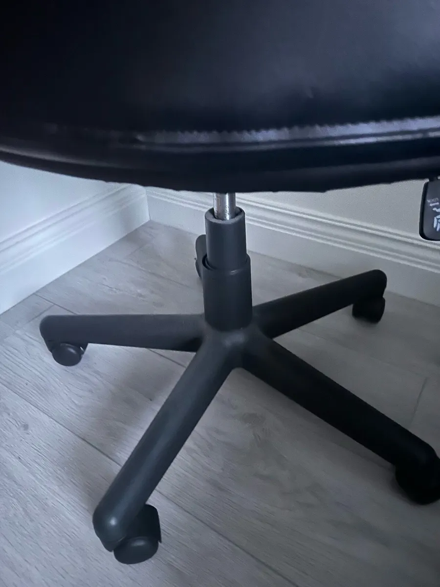 Office Chair - Image 3