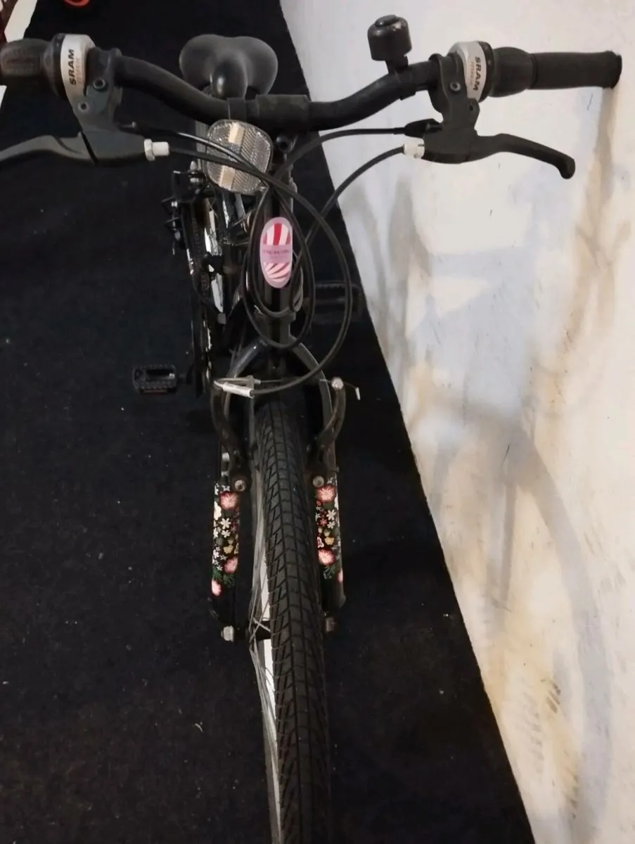 Girls 24inch bike - Image 4