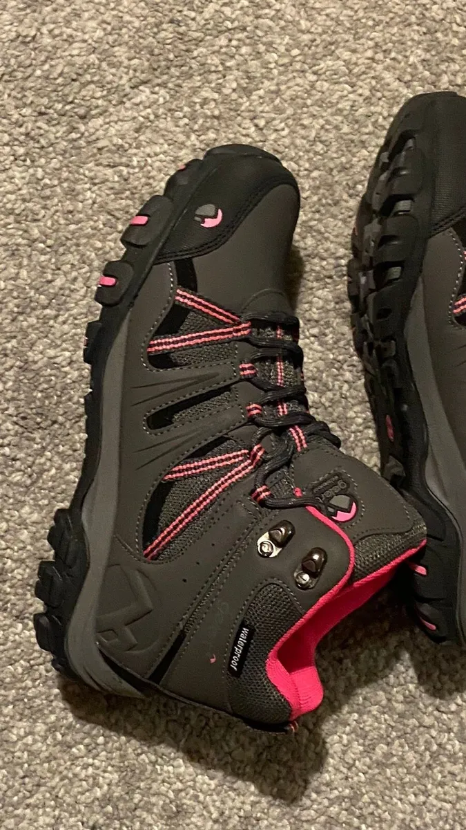 Hiking Boots (women - UK5) - Image 2