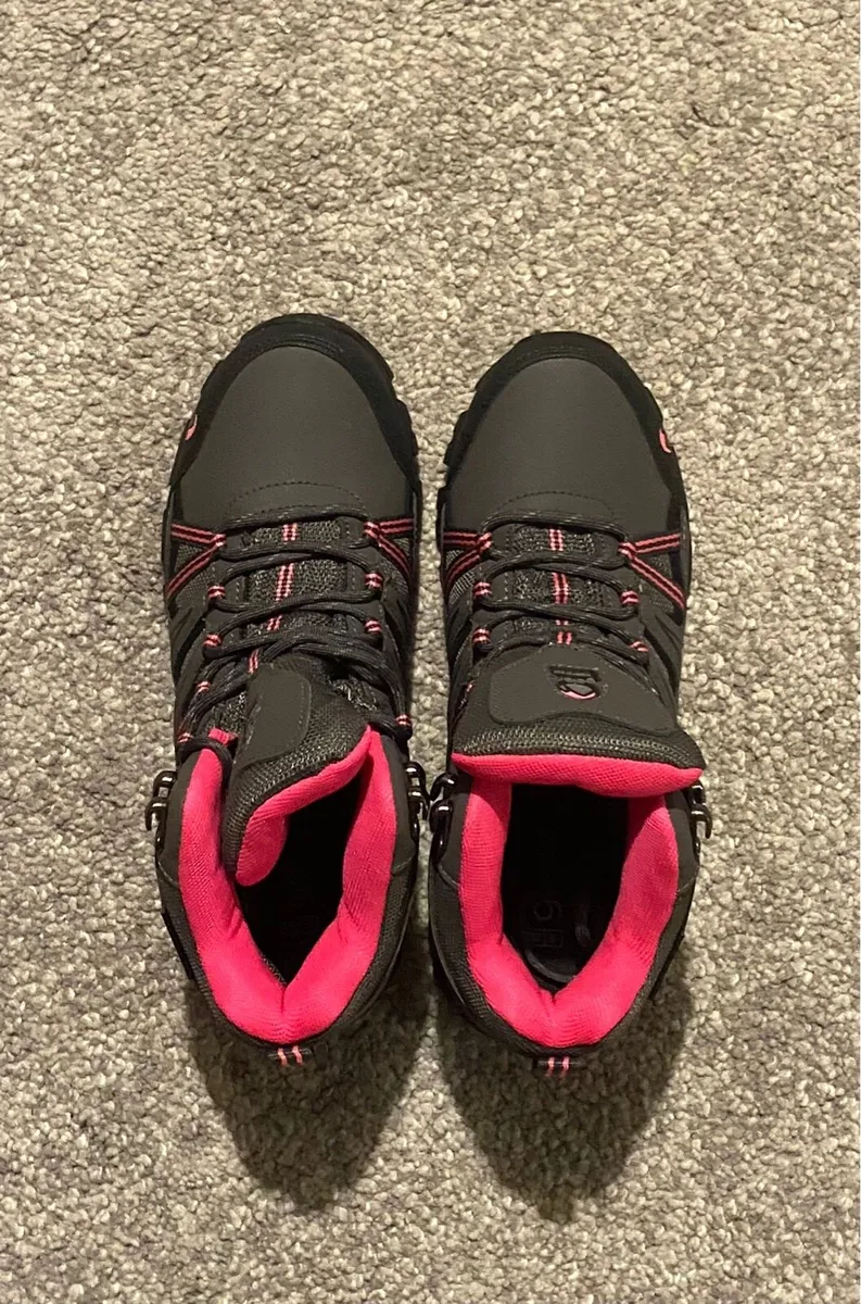 Hiking Boots (women - UK5) - Image 1