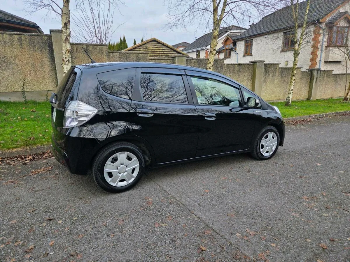 Honda Fit 2012 Automatic Hybrid - Image 4