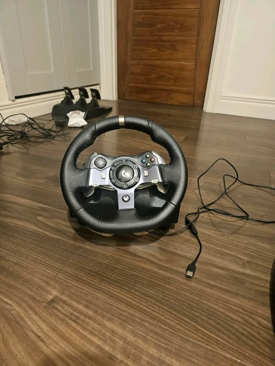 Logitech wheel and pedals for xbox - Image 2