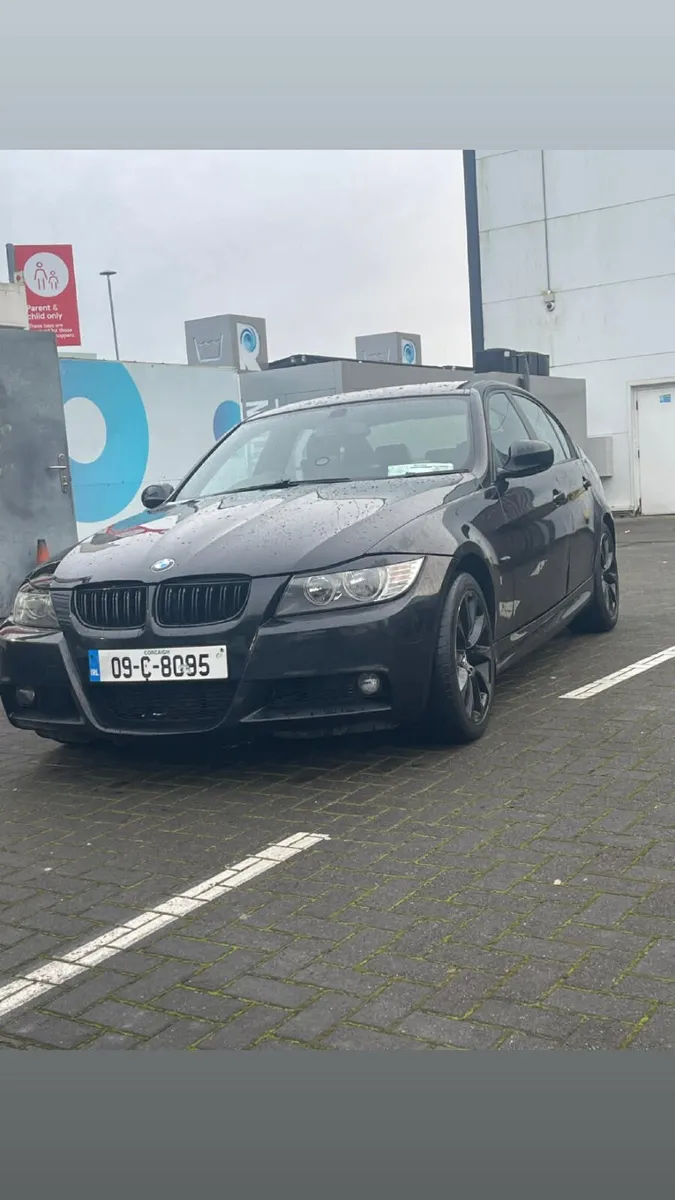 BMW 3-Series 2009 - Image 2