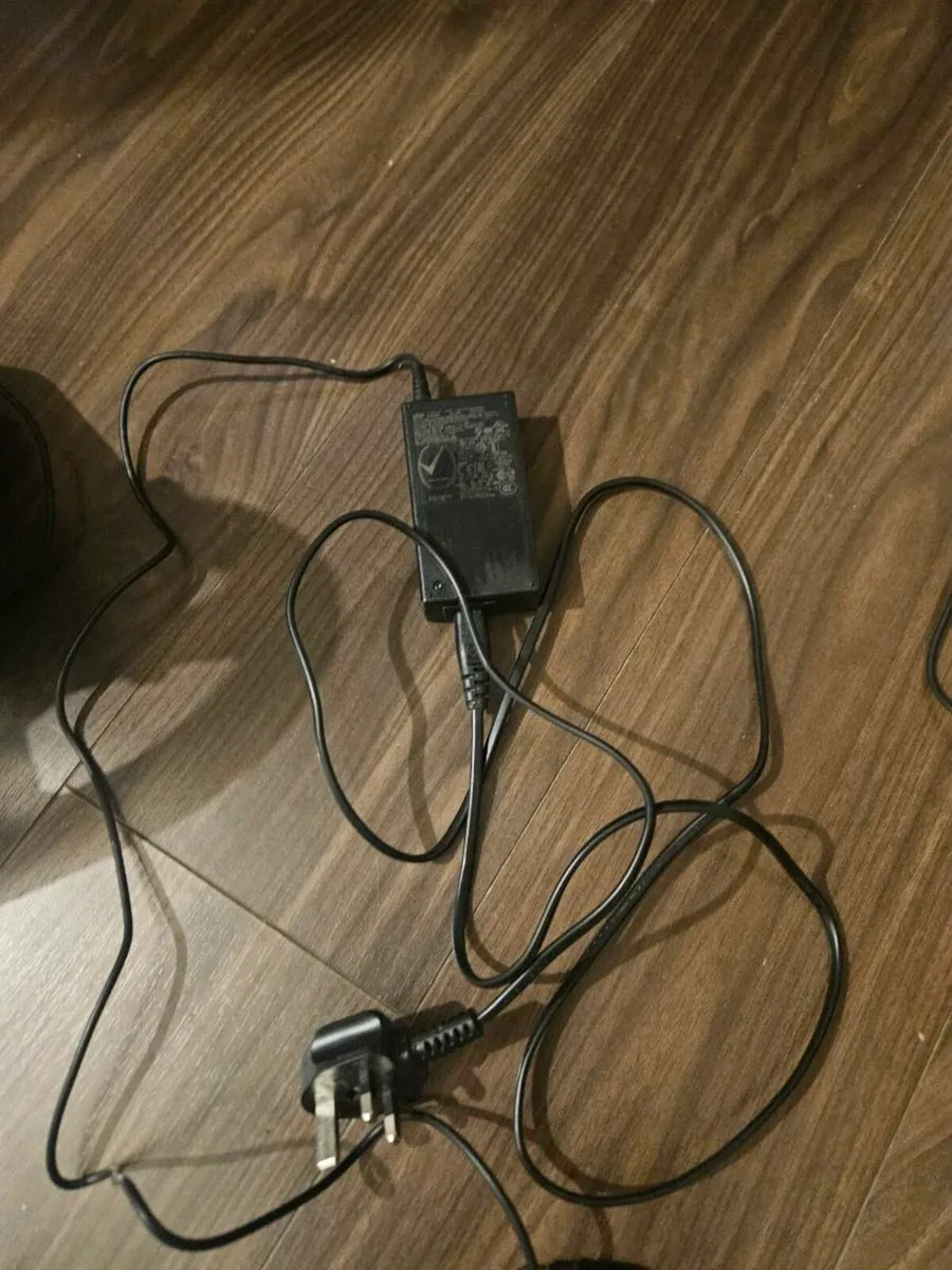 Logitech wheel and pedals for xbox - Image 3