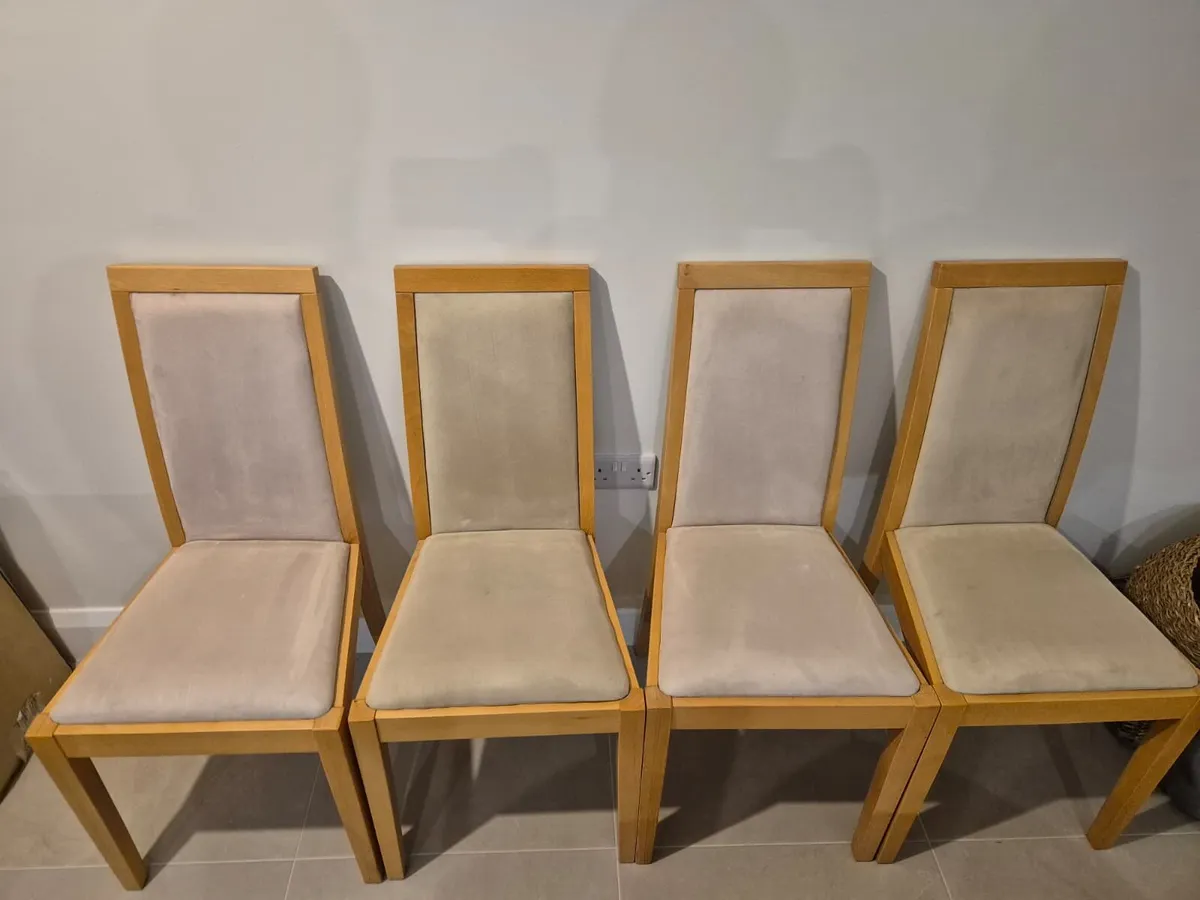 Dining table and chairs - Image 3