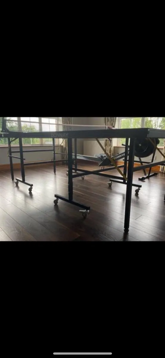 Table tennis table - Image 1