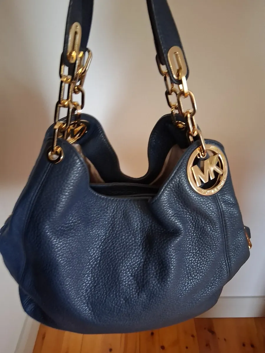 Michael Kors Navy Leather Bag & Pumps - Image 1